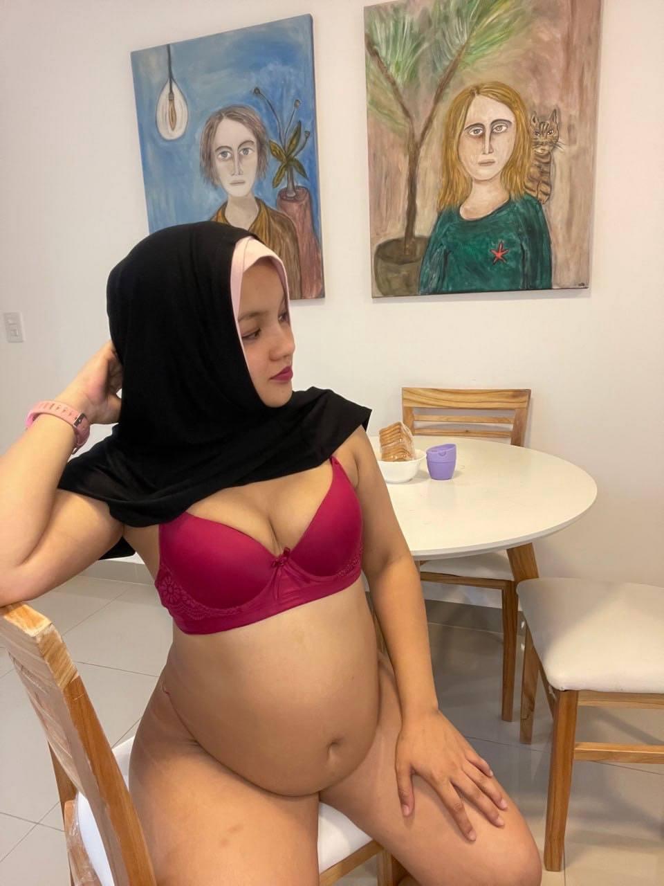 Onlyfans: Nacktfotos Der Schwangeren Pari