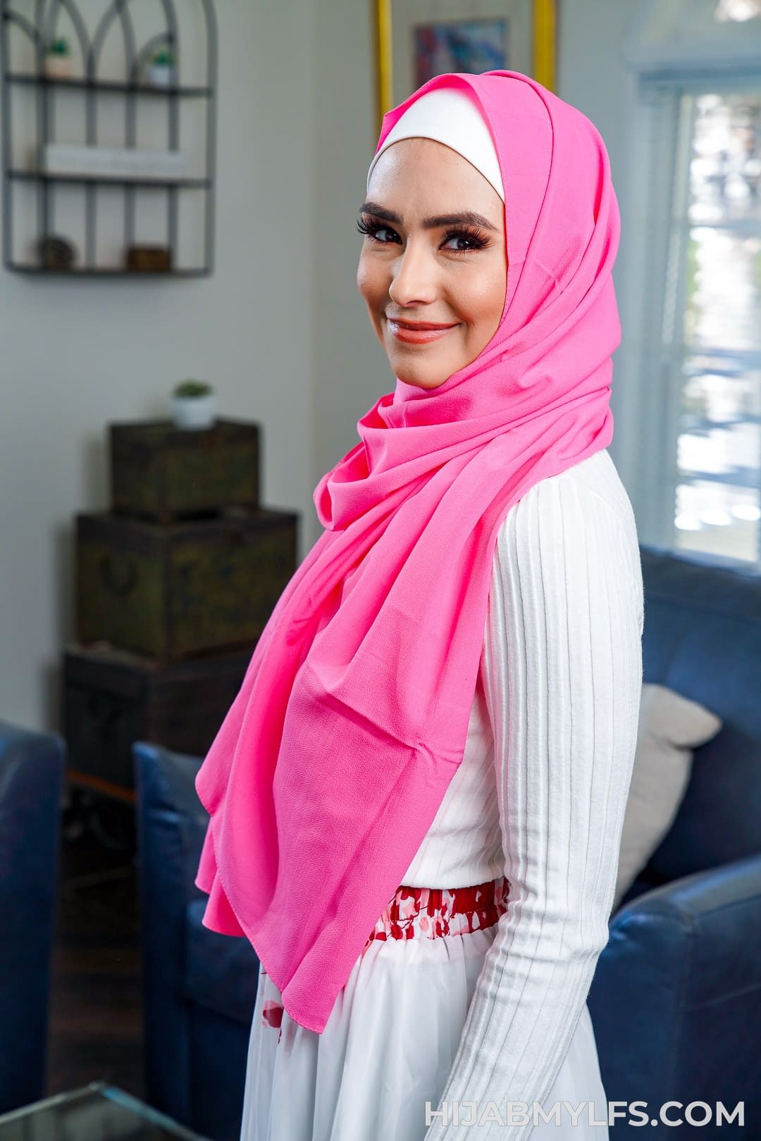 Die Arabische Milf Kitty Valance Bläst Ihrem Stiefsohn Einen Und Lässt Sich Ihre Behaarte Muschi Durchnehmen