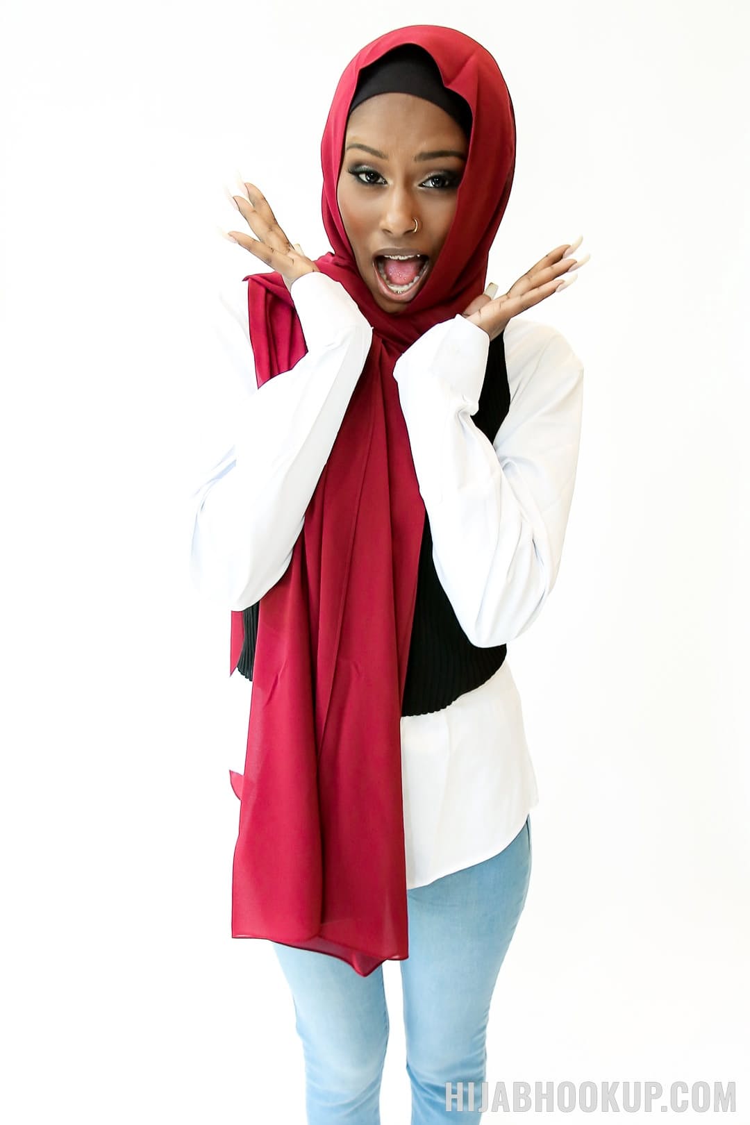 Die Dunkelhäutige Arabische Schönheit Fae Love Mit Hijab Wird Von Ihrem Stiefvater Durchgenommen