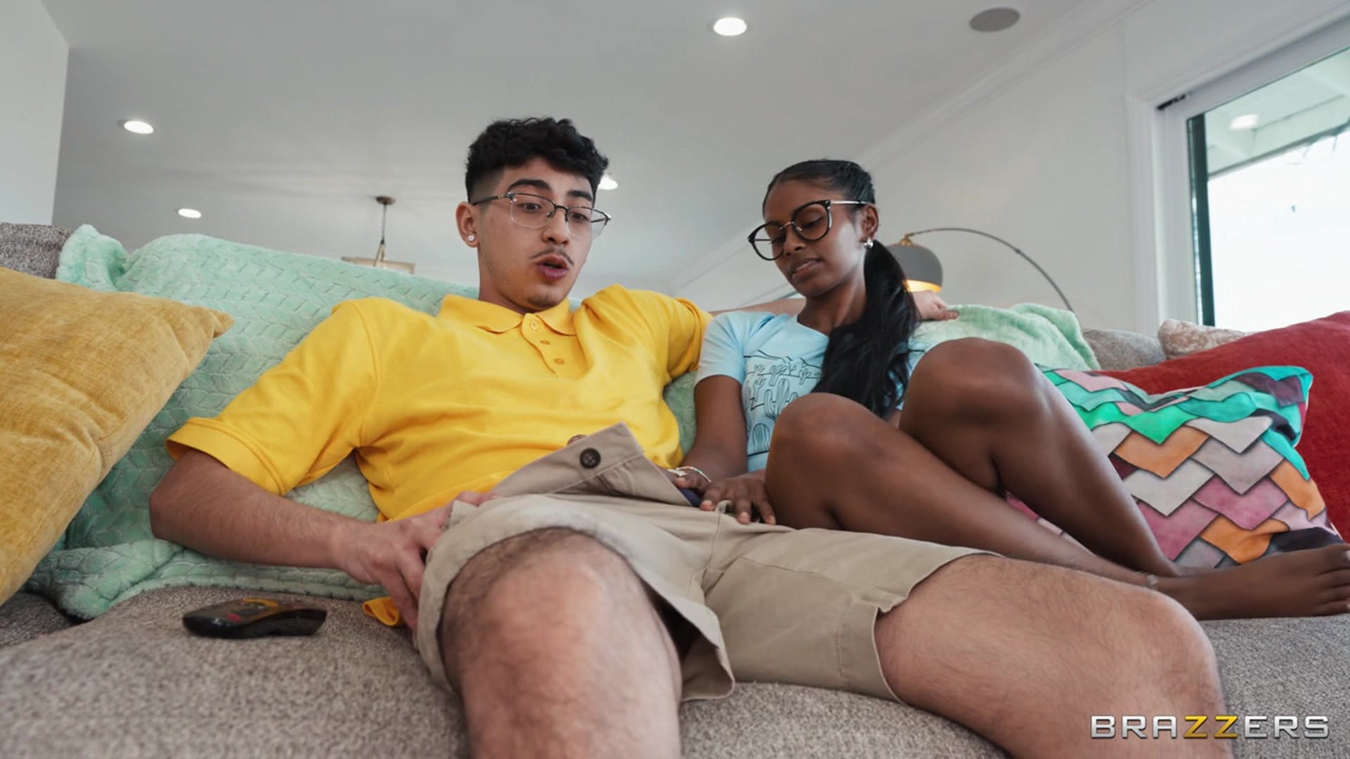 Die Kurvige Freundin Jasmine Sherni Bekommt Nach Wildem Hardcore-Sex Eine Gesichtsbesamung