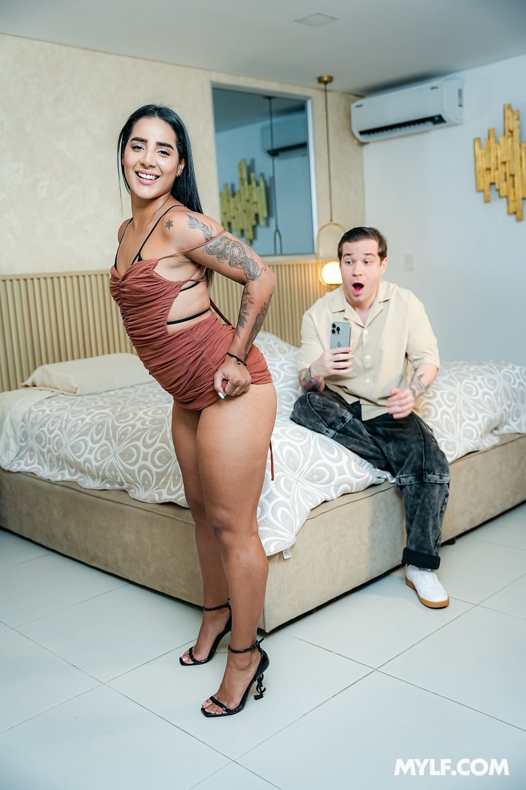 Die Sexy Kolumbianische Schlampe Natalia Garcia Reitet Einen Großen Schwanz Und Bekommt Eine Gesichtsbesamung