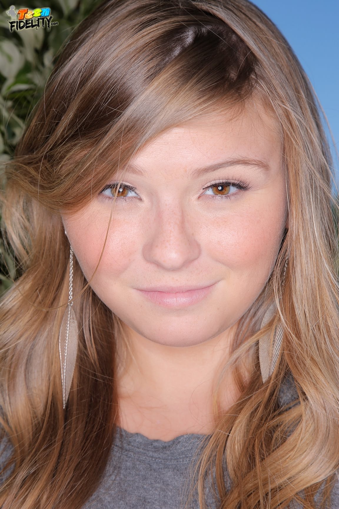 Die Seifenblasen Bläsende Teenagerin Melissa May Tauscht Kaugummi Gegen Einen Großen Schwanz In Einem Pov-Blowjob