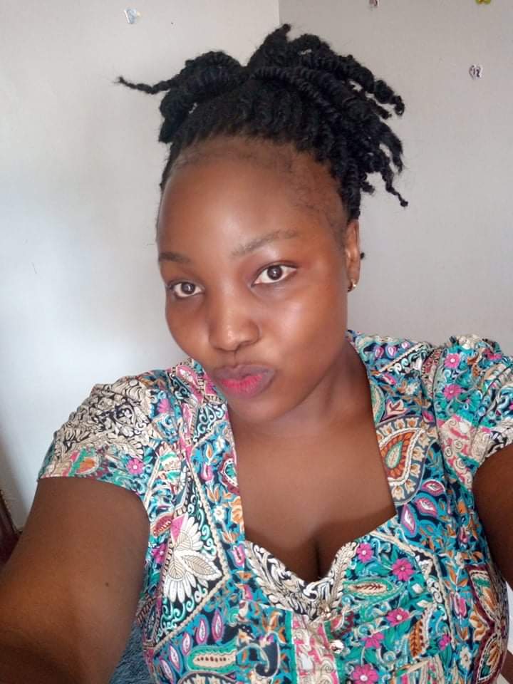 Schwarze Lady und Hobymodel aus Uganda verzaubern mit großen Titten und verführerischen Nippeln