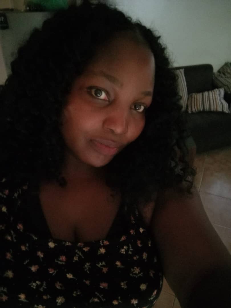 Schwarze Lady und Hobymodel aus Uganda verzaubern mit großen Titten und verführerischen Nippeln