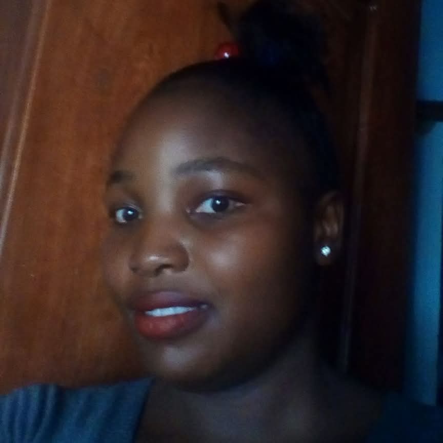 Schwarze Lady und Hobymodel aus Uganda verzaubern mit großen Titten und verführerischen Nippeln
